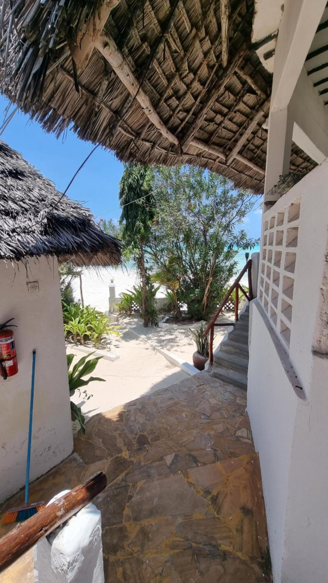 Red Monkey Beach Lodge Jambiani  Exterior photo