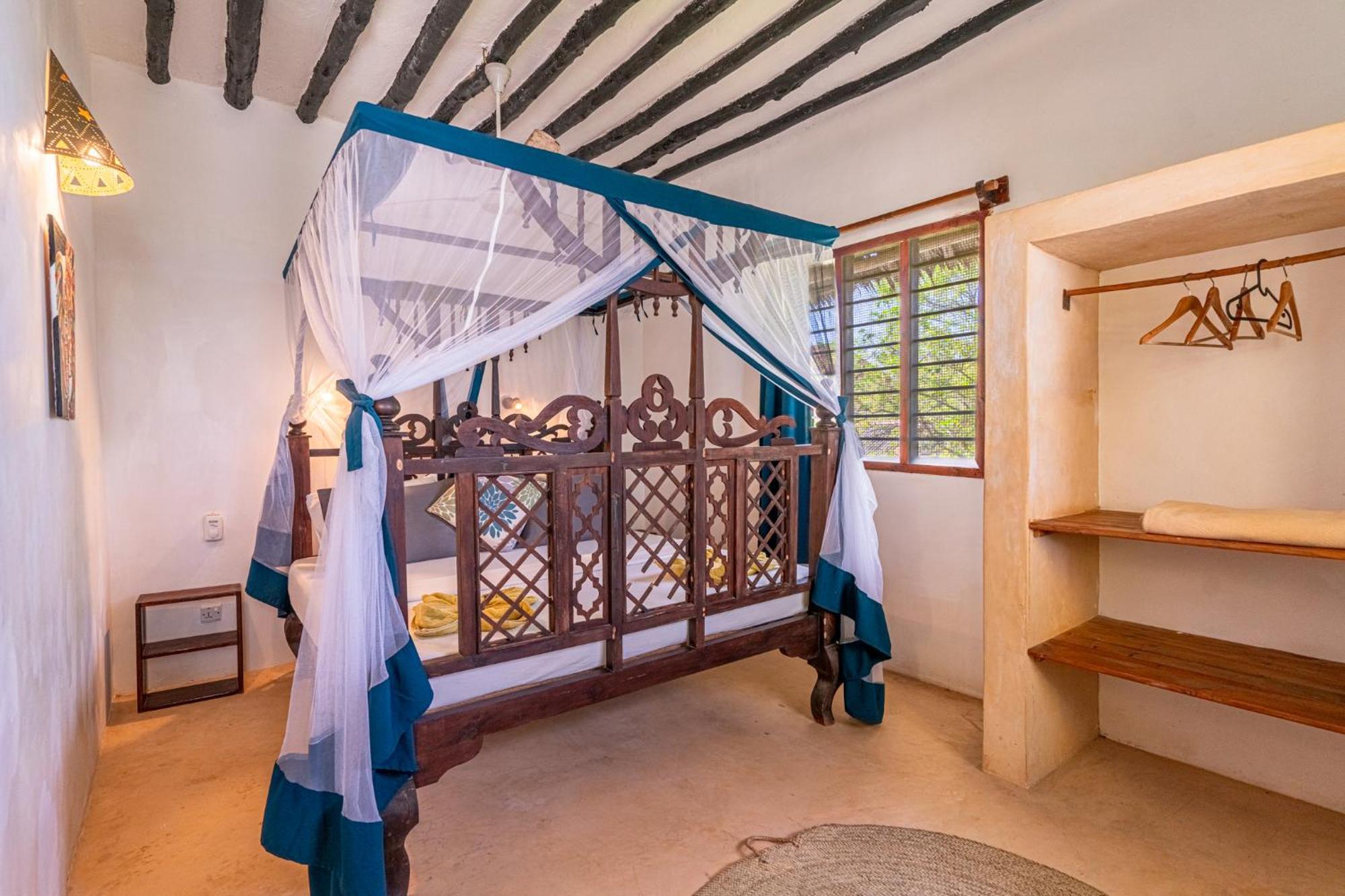 Red Monkey Beach Lodge Jambiani  Exterior photo