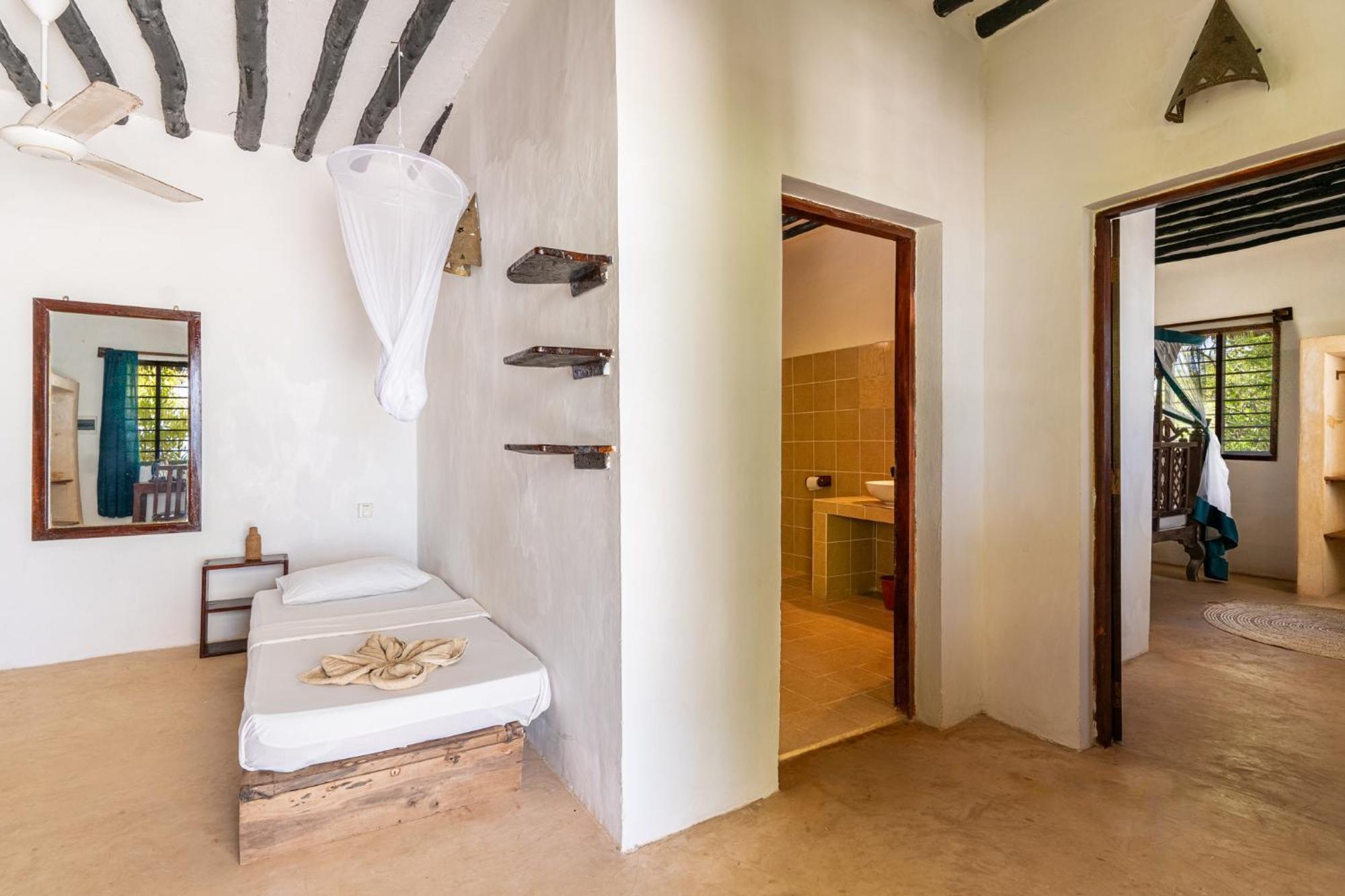 Red Monkey Beach Lodge Jambiani  Exterior photo